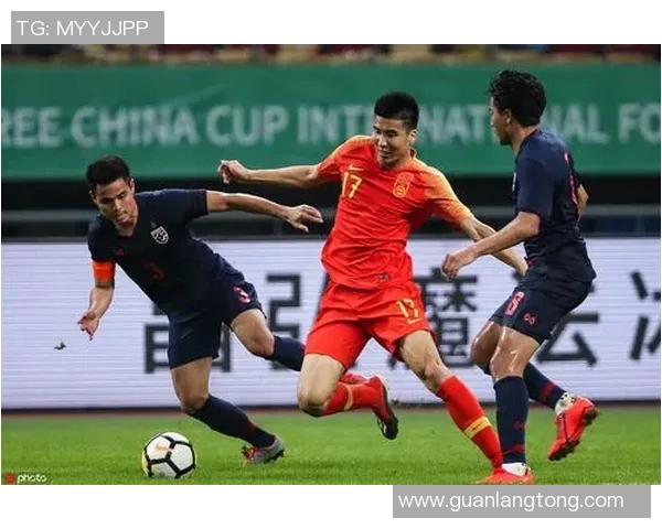 中国与韩国足球对决精彩视频直播全程回顾与分析 中国与韩国足球对决精彩视频直播全程回顾与分析