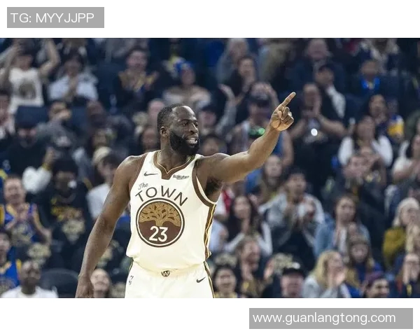 勇士与活塞激战正酣最终结果揭晓球迷们热议比赛精彩瞬间